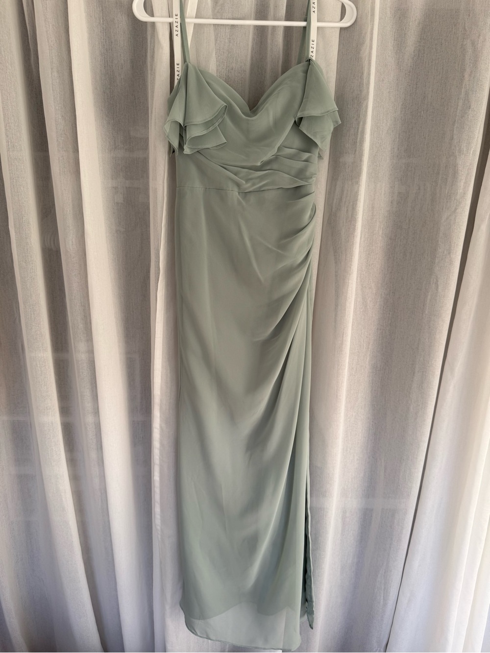Elegant Sage Green Spaghetti Strap Evening Dress
